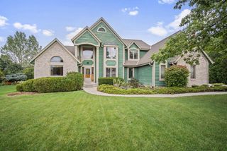 5232 W Princeton Pines COURT, Franklin, WI 53132