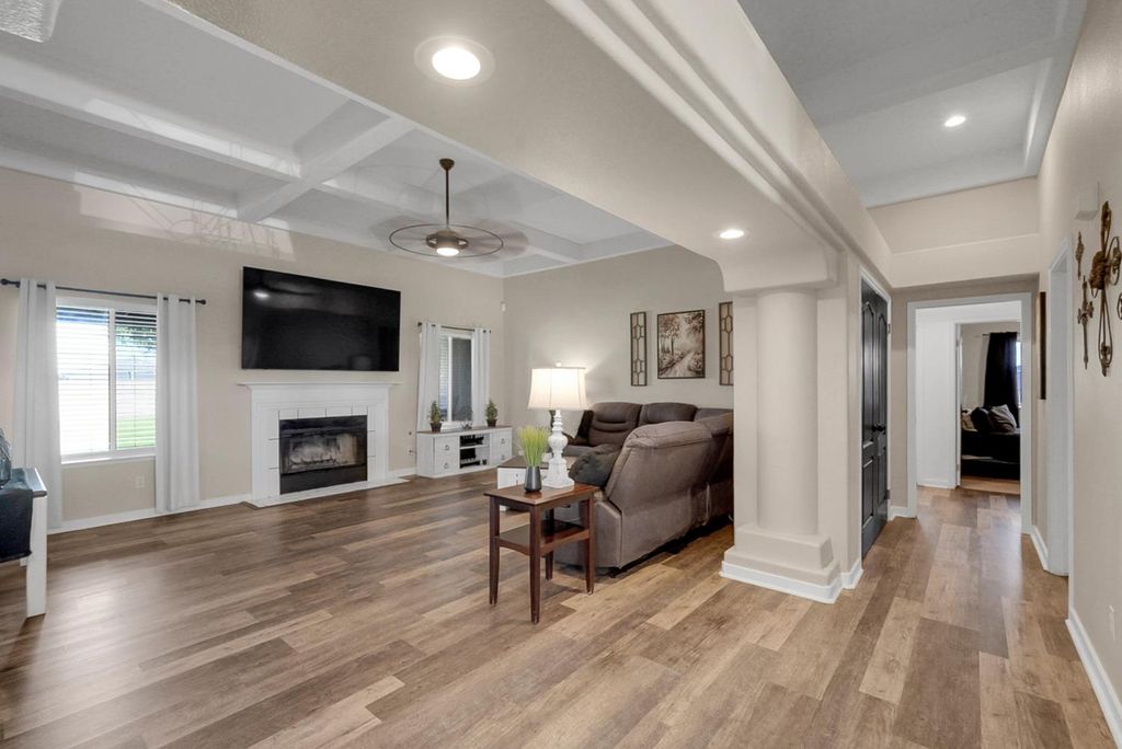 Image 16 of property listing at 5090 Congressional Street, Chowchilla, CA 93610