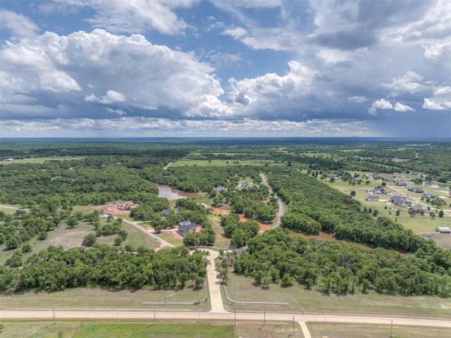 9377 Waterglen Road, Guthrie, OK 73044