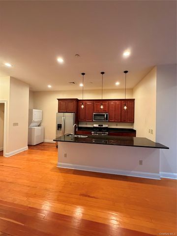 337 Main Street 3F, Poughkeepsie, NY 12601