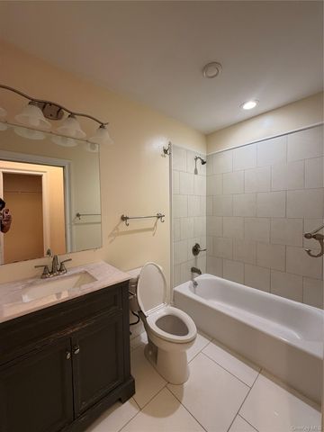 337 Main Street 3F, Poughkeepsie, NY 12601