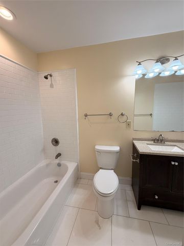 337 Main Street 3F, Poughkeepsie, NY 12601