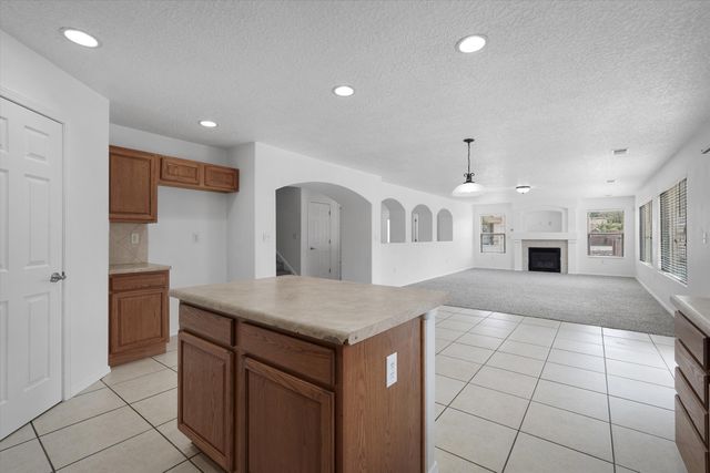 1270 Capitan Street NW, Los Lunas, NM 87031