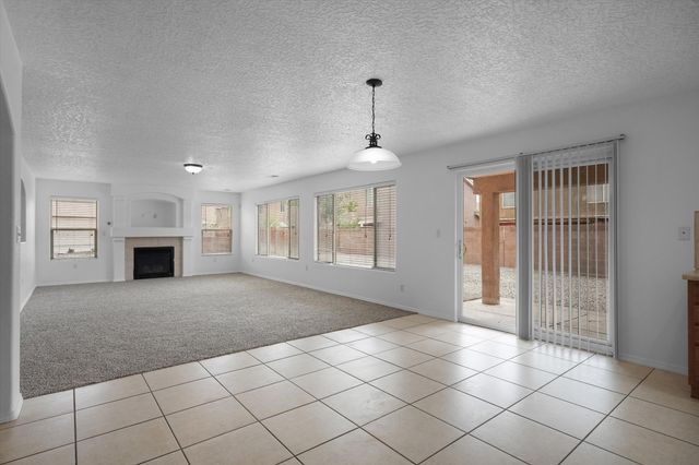1270 Capitan Street NW, Los Lunas, NM 87031