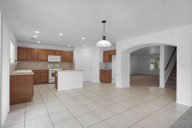 1270 Capitan Street NW, Los Lunas, NM 87031