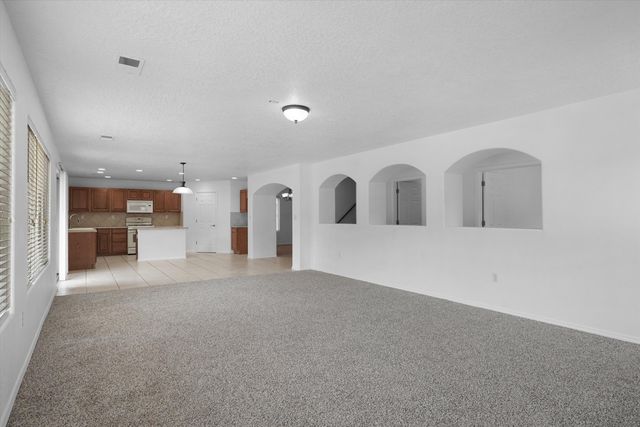 1270 Capitan Street NW, Los Lunas, NM 87031
