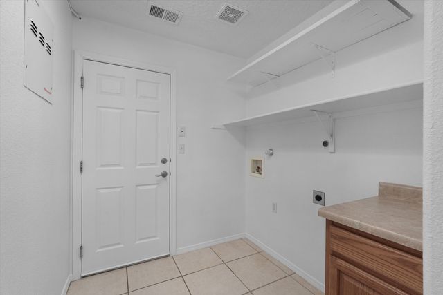 1270 Capitan Street NW, Los Lunas, NM 87031