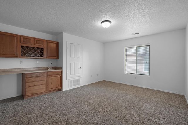 1270 Capitan Street NW, Los Lunas, NM 87031