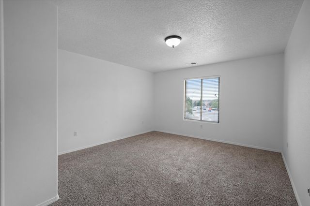 1270 Capitan Street NW, Los Lunas, NM 87031