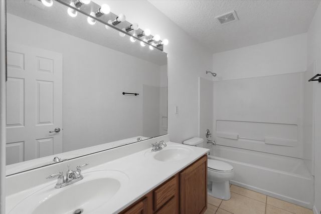 1270 Capitan Street NW, Los Lunas, NM 87031