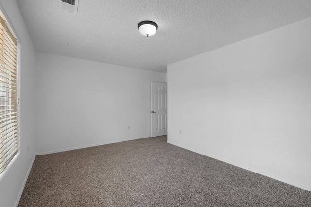 1270 Capitan Street NW, Los Lunas, NM 87031