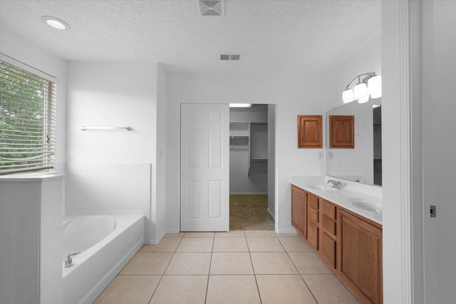 1270 Capitan Street NW, Los Lunas, NM 87031