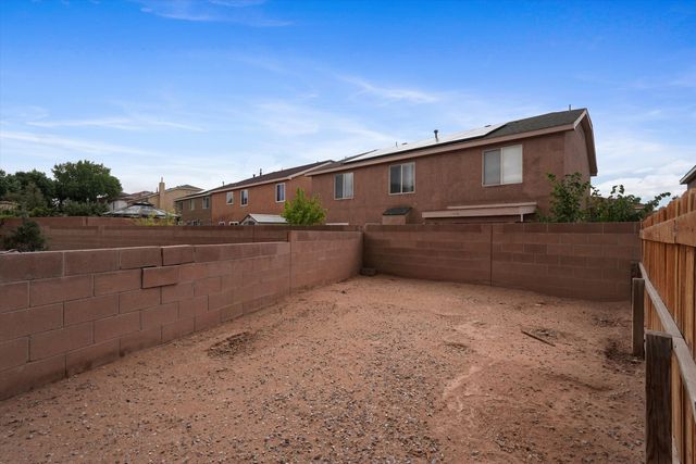 1270 Capitan Street NW, Los Lunas, NM 87031