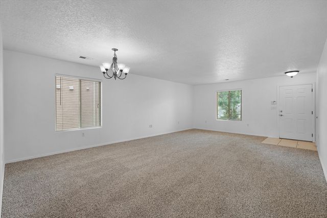 1270 Capitan Street NW, Los Lunas, NM 87031