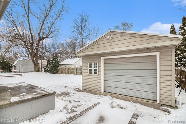 3166 Arbutus Street, Commerce Charter Township, MI 48382