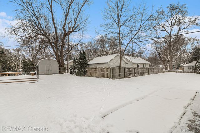 3166 Arbutus Street, Commerce Charter Township, MI 48382