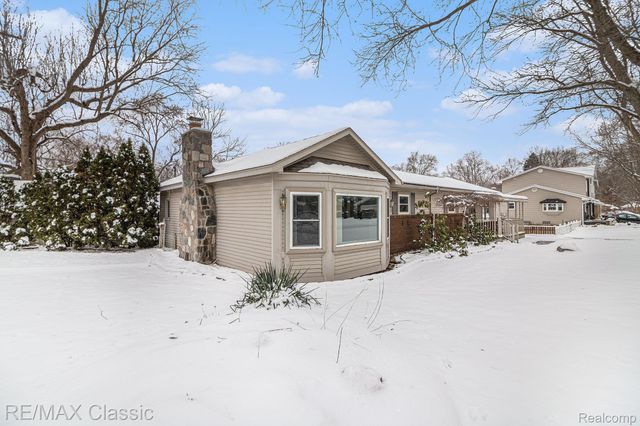 3166 Arbutus Street, Commerce Charter Township, MI 48382