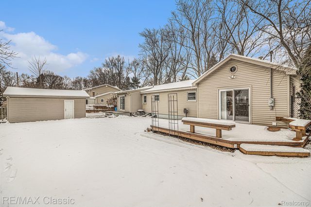 3166 Arbutus Street, Commerce Charter Township, MI 48382