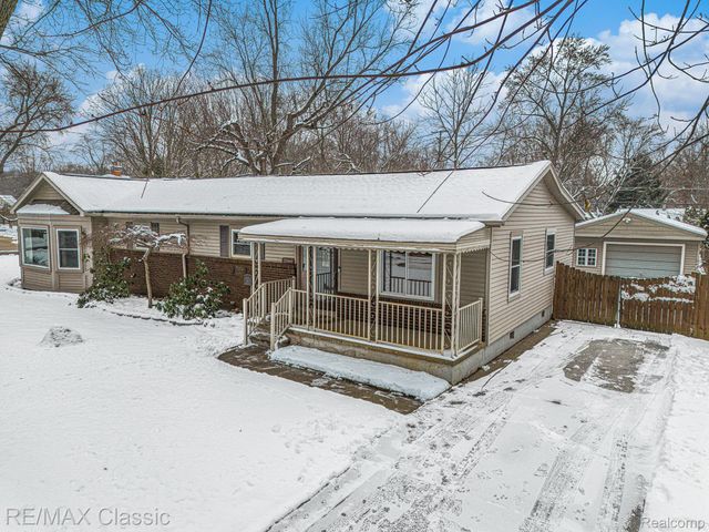 3166 Arbutus Street, Commerce Charter Township, MI 48382