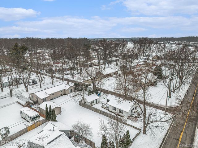 3166 Arbutus Street, Commerce Charter Township, MI 48382