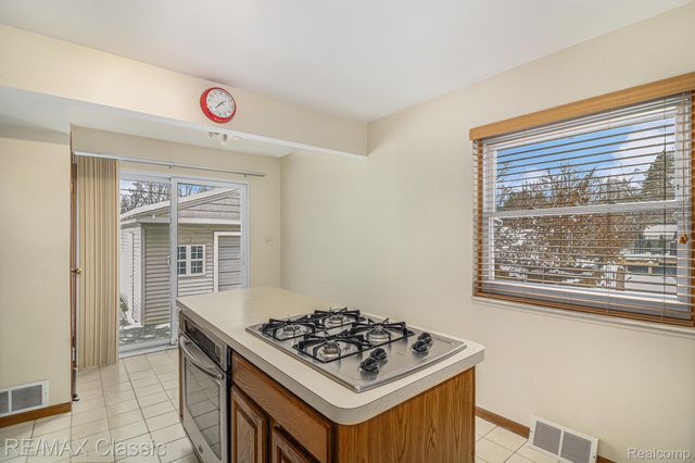 3166 Arbutus Street, Commerce Charter Township, MI 48382