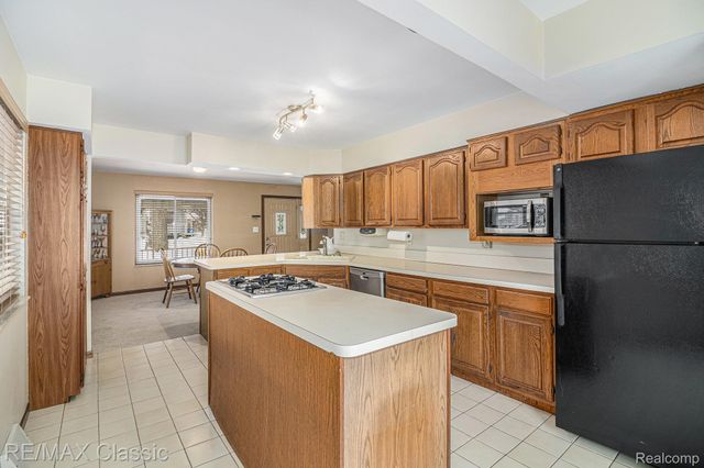 3166 Arbutus Street, Commerce Charter Township, MI 48382