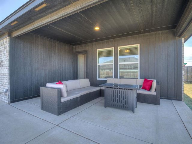 11117 NW 133rd Terrace, Yukon, OK 73099