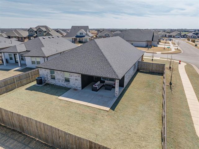 11117 NW 133rd Terrace, Yukon, OK 73099