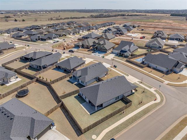 11117 NW 133rd Terrace, Yukon, OK 73099