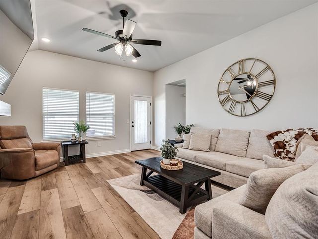 11117 NW 133rd Terrace, Yukon, OK 73099