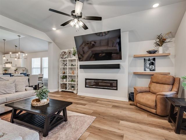 11117 NW 133rd Terrace, Yukon, OK 73099