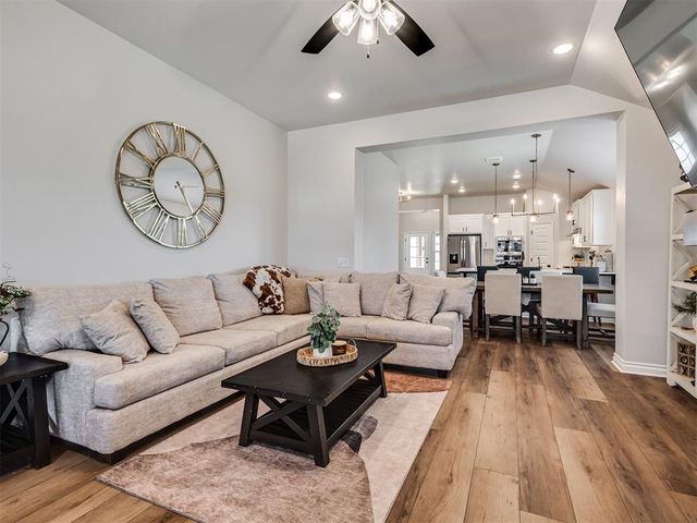 11117 NW 133rd Terrace, Yukon, OK 73099