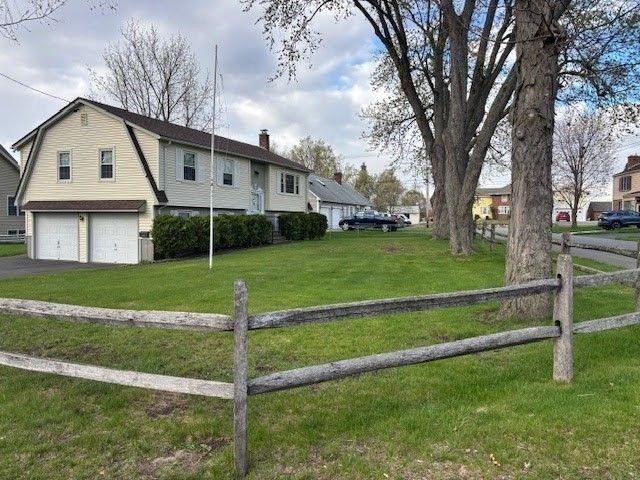16 Watson St, Chicopee, MA 01020