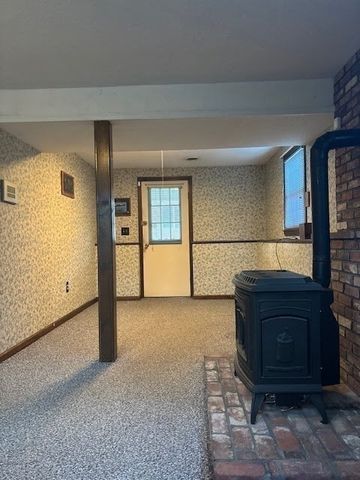 16 Watson St, Chicopee, MA 01020