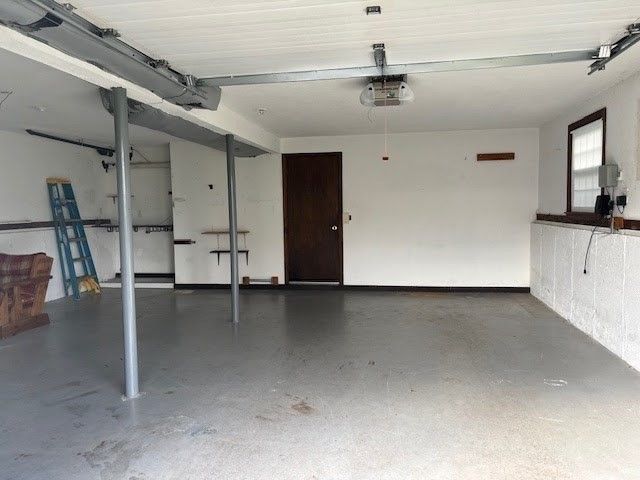 16 Watson St, Chicopee, MA 01020