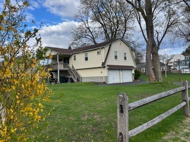 16 Watson St, Chicopee, MA 01020