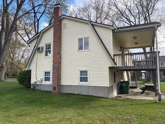 16 Watson St, Chicopee, MA 01020