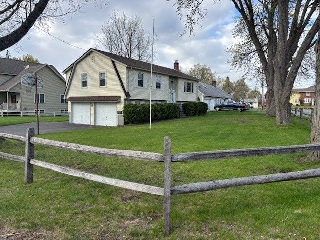16 Watson St, Chicopee, MA 01020
