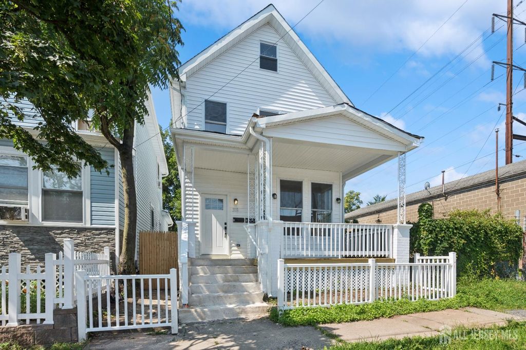 318 Seaman Street, New Brunswick, NJ 08901