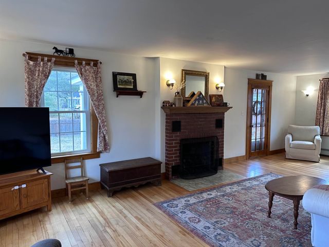 13 Grand Street, Claremont, NH 03743