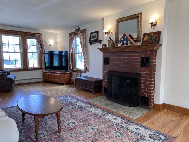 13 Grand Street, Claremont, NH 03743