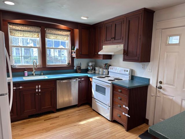 13 Grand Street, Claremont, NH 03743