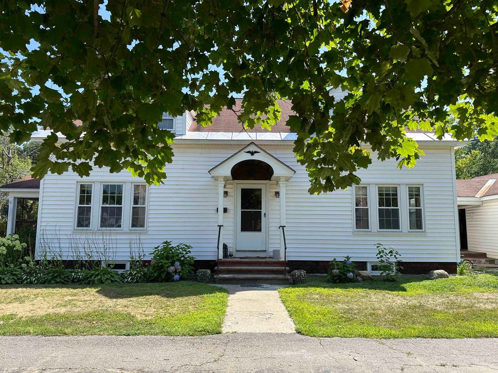 13 Grand Street, Claremont, NH 03743