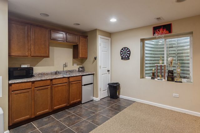 230 Ian Avenue, New Lenox, IL 60451