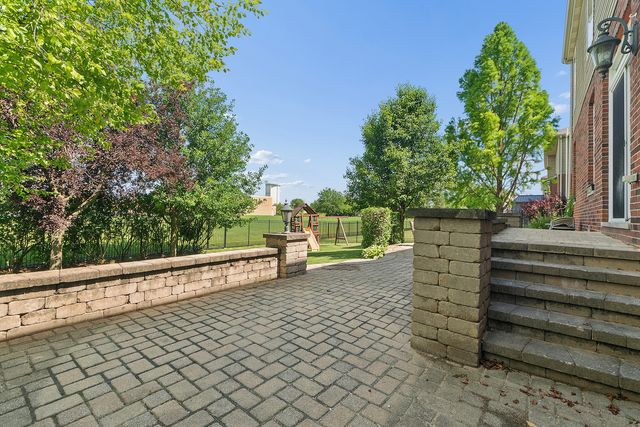 230 Ian Avenue, New Lenox, IL 60451
