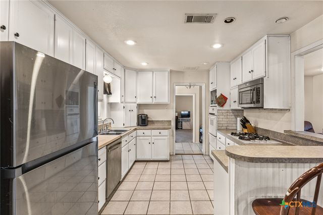 21 Snell Drive, Lampasas, TX 76550