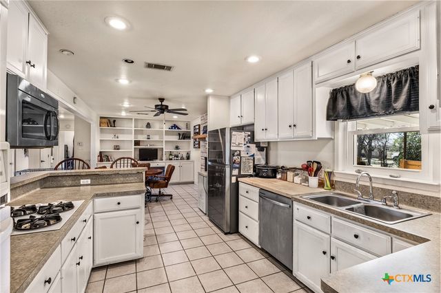 21 Snell Drive, Lampasas, TX 76550