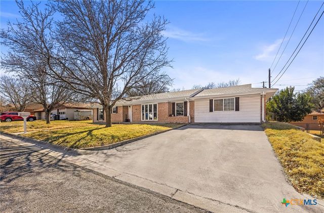 21 Snell Drive, Lampasas, TX 76550