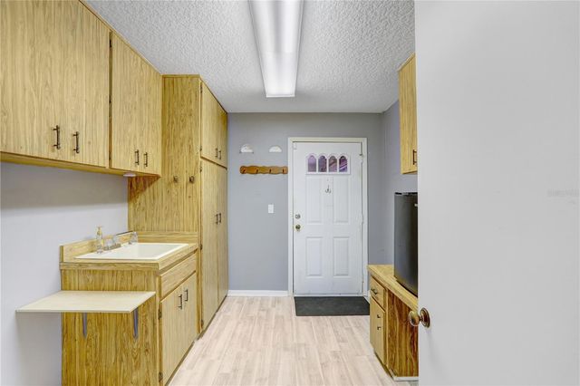 1826 WOLF LAUREL DRIVE, Sun City Center, FL 33573