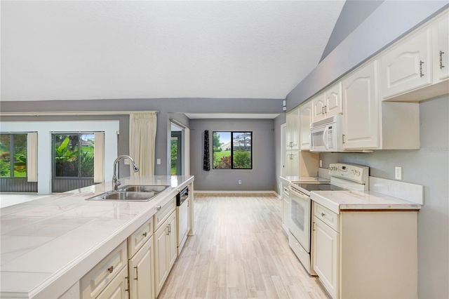 1826 WOLF LAUREL DRIVE, Sun City Center, FL 33573